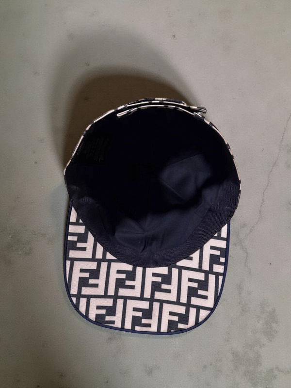Casquette Fendi Noir et Blanc